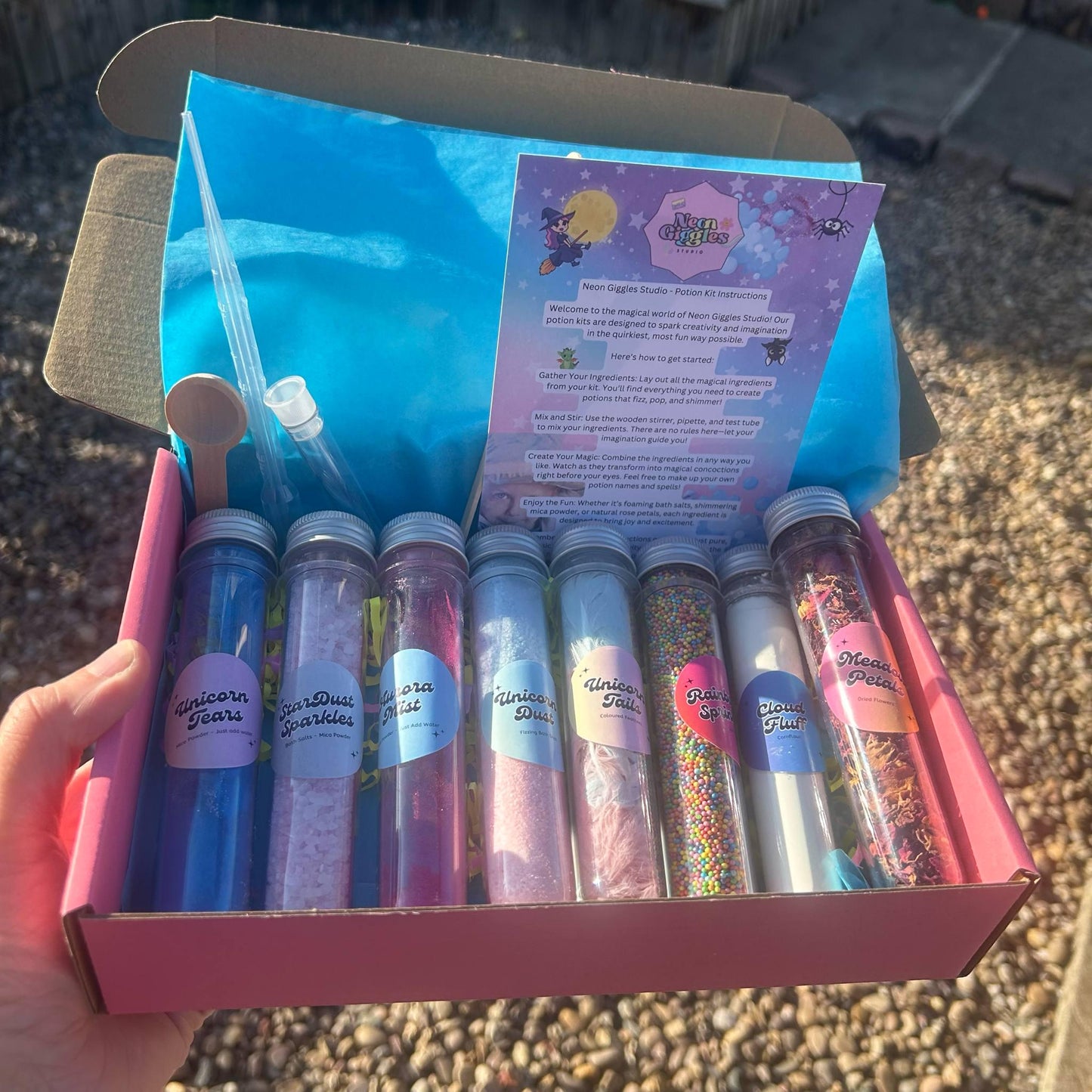 Little Dreamers Lab l Unicorn Potion Kit I Magical Sensory Play for Kids l Mud Kitchen Fun Childminder & Classroom Friendly l Mud Kitchen l Tuff Tray l SEN