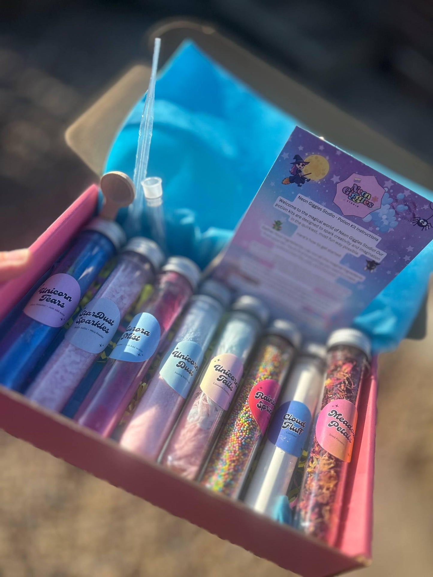 Little Dreamers Lab l Unicorn Potion Kit I Magical Sensory Play for Kids l Mud Kitchen Fun Childminder & Classroom Friendly l Mud Kitchen l Tuff Tray l SEN